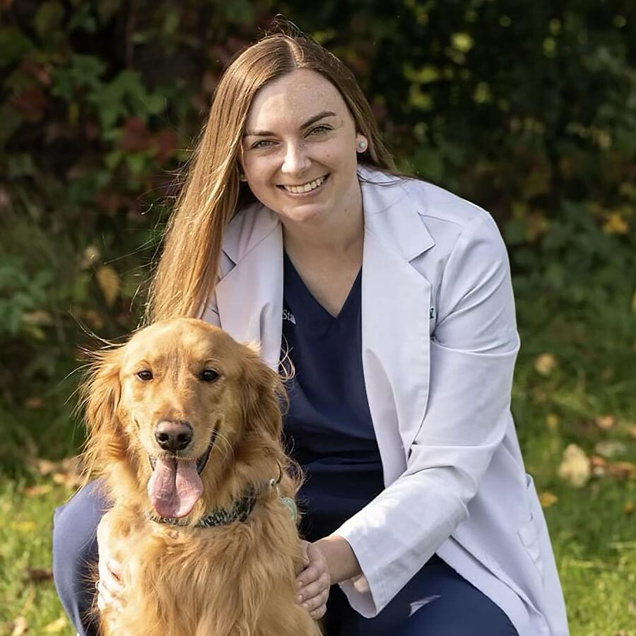 Dr Katie Stals Dr Katie Stals with golden retriever
